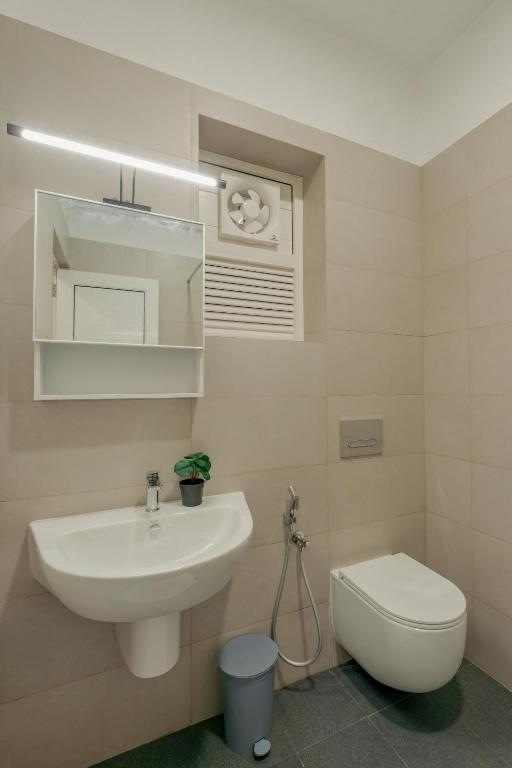 Twin Room with Balcony extra detail